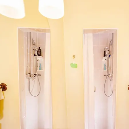 فندق مبيت وإفطار The Harp 3*